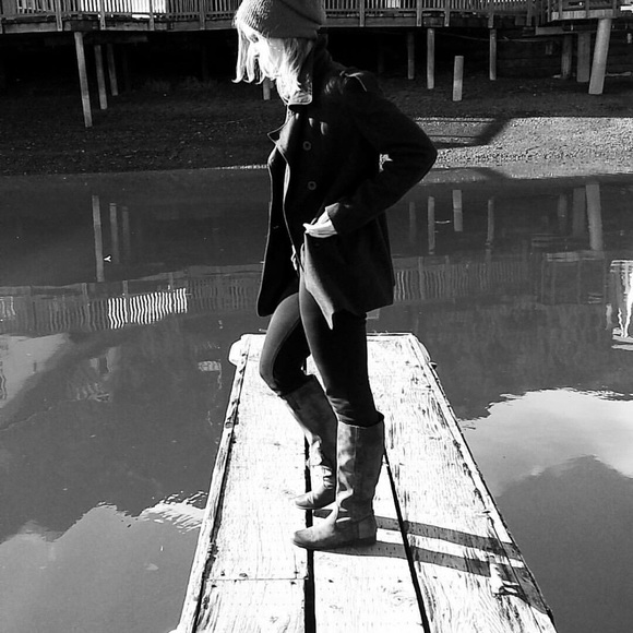 Meet your Posher, Ren - Picture 2 of 3